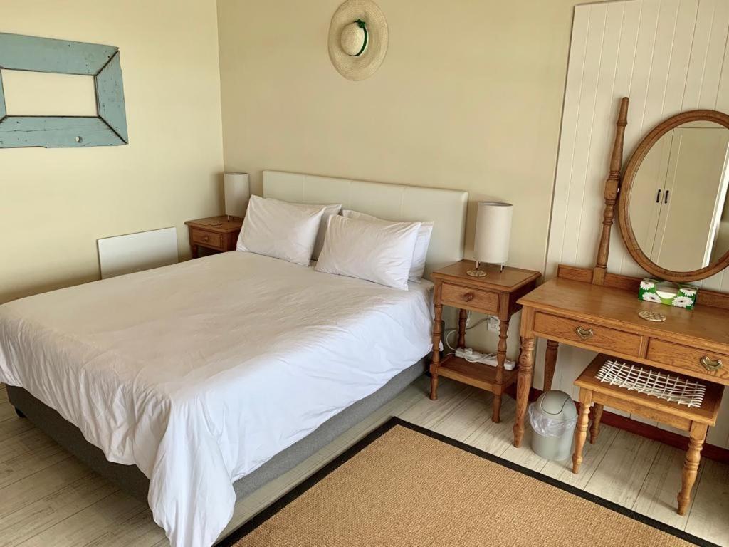 Captain Sunshine Guest House Groot-Jongensfontein ภายนอก รูปภาพ